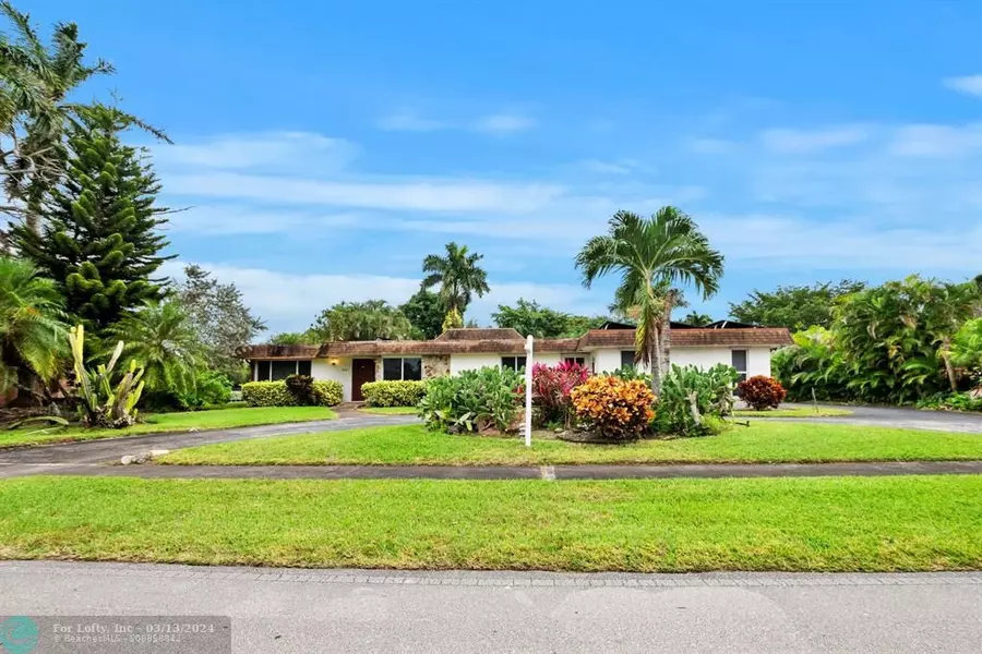 20 W Tropical Way, Plantation, FL 33317