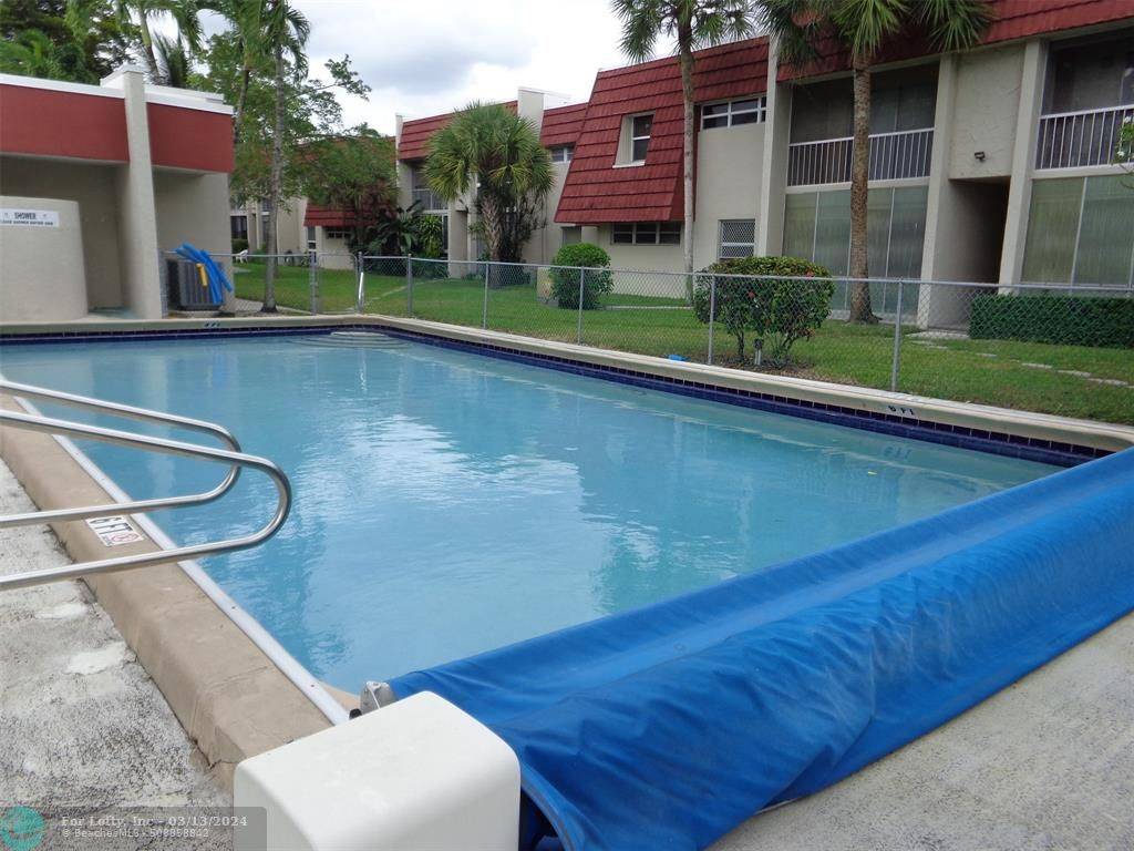 Plantation, FL 33324,5 Jacaranda Country Club Dr  #208