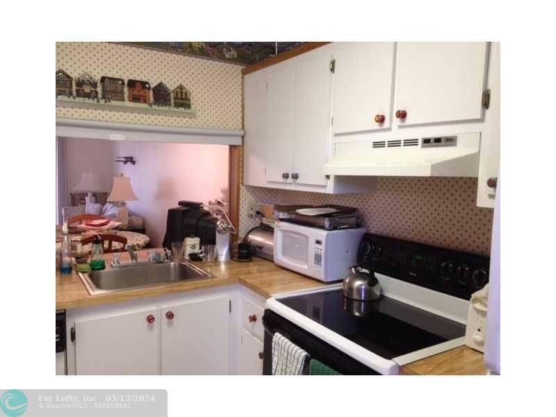 Sunrise, FL 33322,10434 Sunrise Lakes Blvd  #207