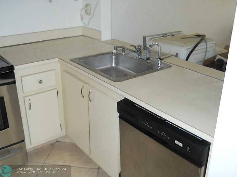 Sunrise, FL 33322,10331 Sunrise Lakes Blvd  #212