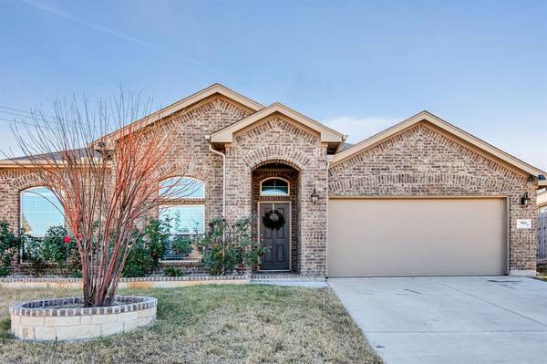 7833 Wilson Cliff Drive, White Settlement, TX 76108