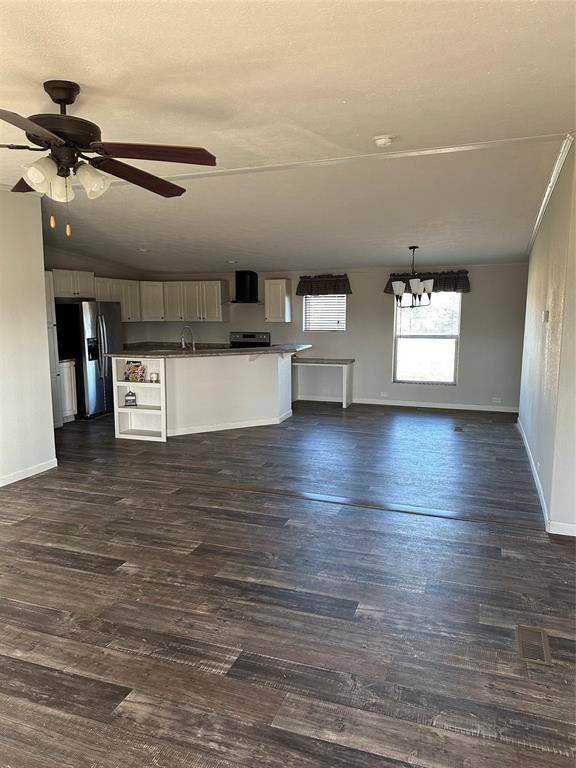 251 N Duvall Street, Bonham, TX 75418