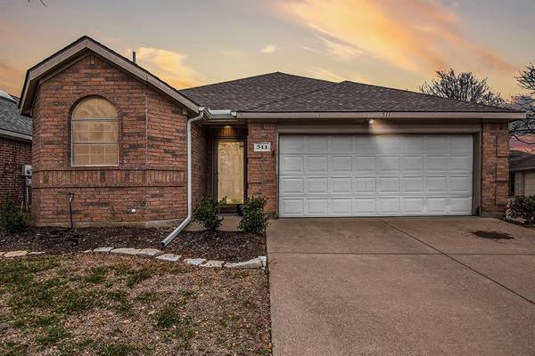 511 Horse Shoe Drive, Euless, TX 76039