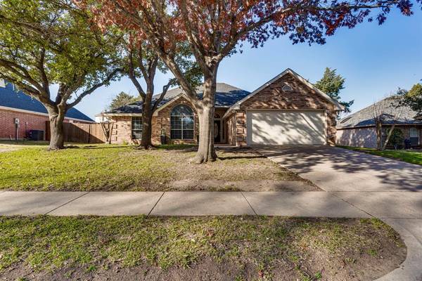 1643 Ross Drive, Midlothian, TX 76065