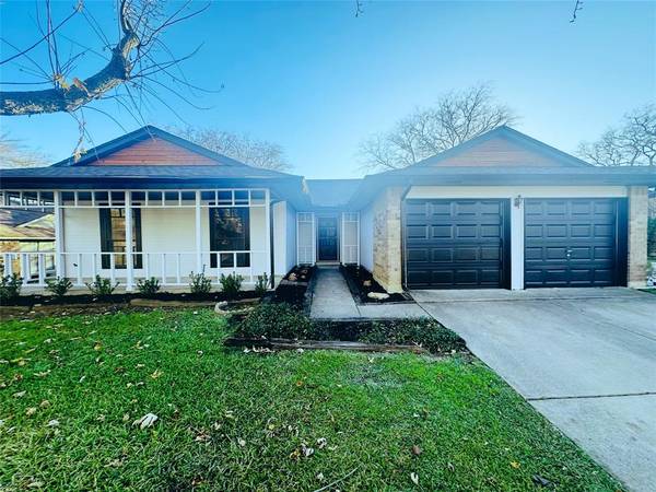 2335 Dartmouth Drive,  Grand Prairie,  TX 75052