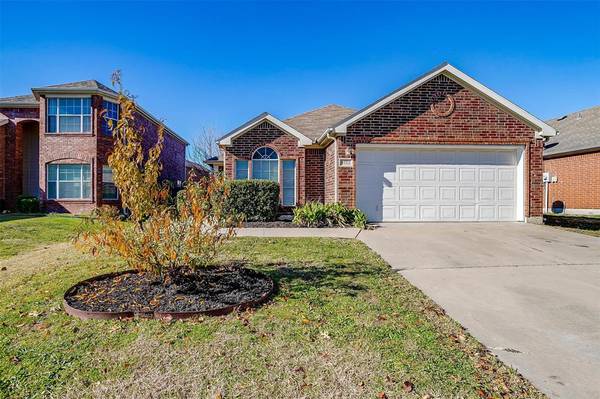 8512 Silverbell Lane, Fort Worth, TX 76140