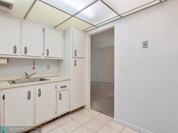 Plantation, FL 33317,6500 CYPRESS  #204