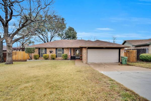 3715 Bordeaux Court, Arlington, TX 76016