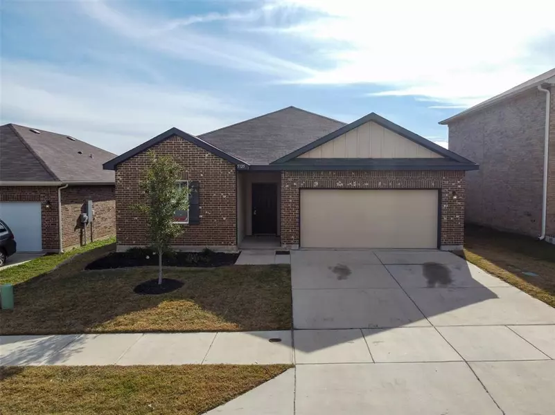 5325 Stone Meadow Lane, Fort Worth, TX 76179