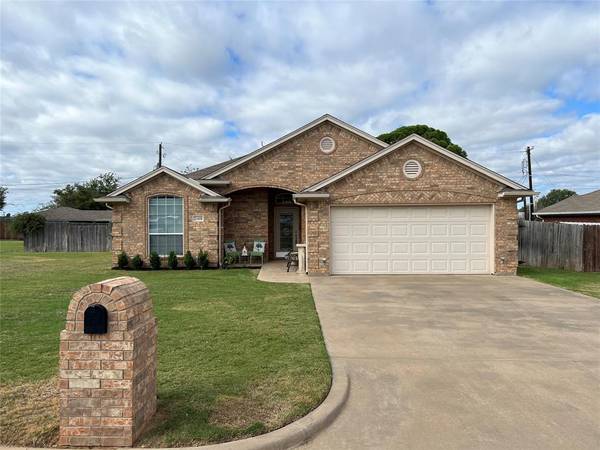 2008 Medora Street, Graham, TX 76450