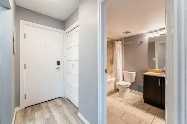 Calgary, AB T3C 0V9,1208 14 AVE SW #503