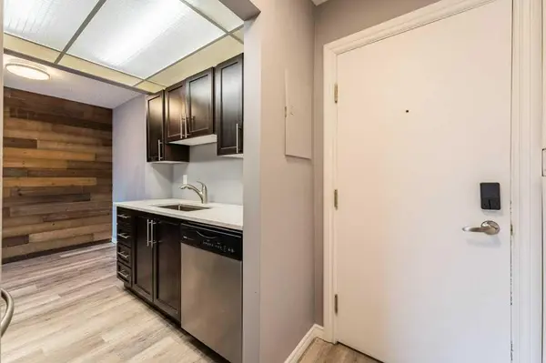 Calgary, AB T3C 0V9,1208 14 AVE SW #503