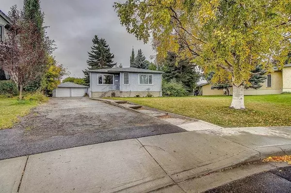 Calgary, AB T3E 2P1,2824 31 ST SW