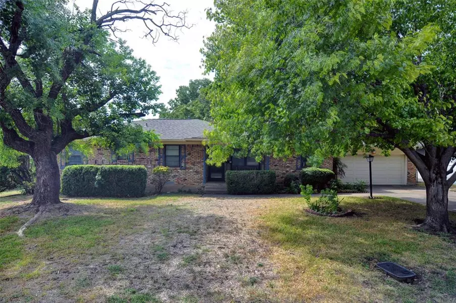 609 Misty Glen Drive, Desoto, TX 75115