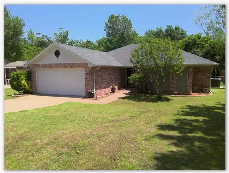 107 Thomas Street, Joshua, TX 76058