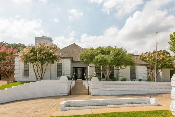 3905 Hillwood Way, Bedford, TX 76021