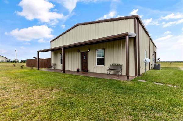 5017 FM 1722, Ennis, TX 75119