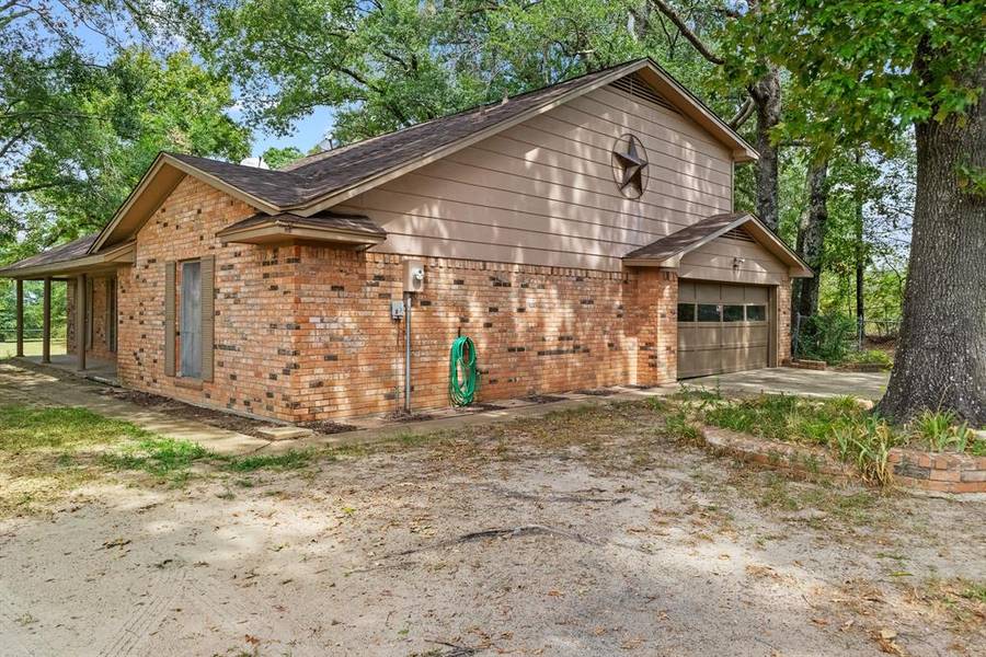 2025 VZ County Road 3104, Edgewood, TX 75117