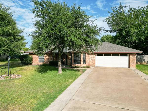 10 Redbud Drive, Mineral Wells, TX 76067