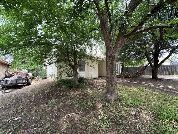 Fort Worth, TX 76120,6959 Sandybrook Drive