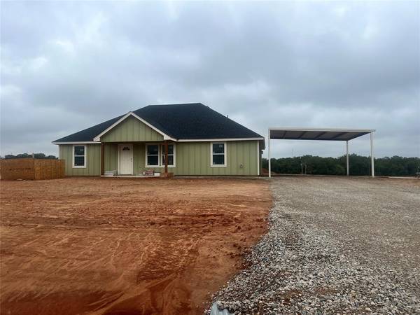 646 Elm Tree Court, Poolville, TX 76487