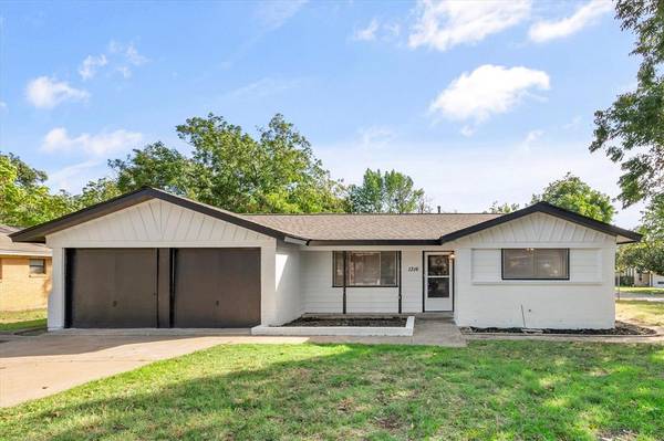 1316 Harrison Lane, Hurst, TX 76053