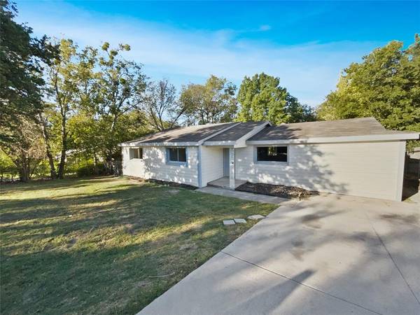 4517 Highland Lake Drive, Lake Worth, TX 76135