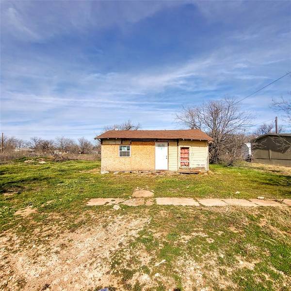 516 E 1st Street, Baird, TX 79504