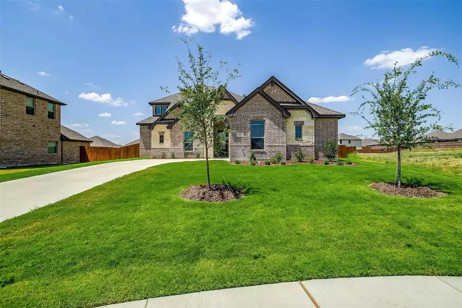 5605 Log Cabin Court, Midlothian, TX 76065