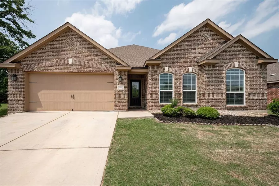 2517 Summer Trail Drive, Denton, TX 76209