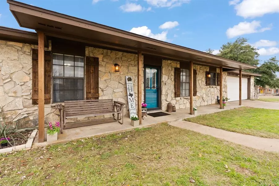 1101 Overhill Drive, Cleburne, TX 76033