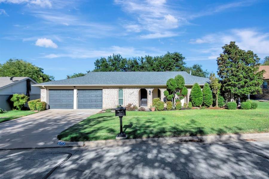 6313 Tosca Drive, Haltom City, TX 76180