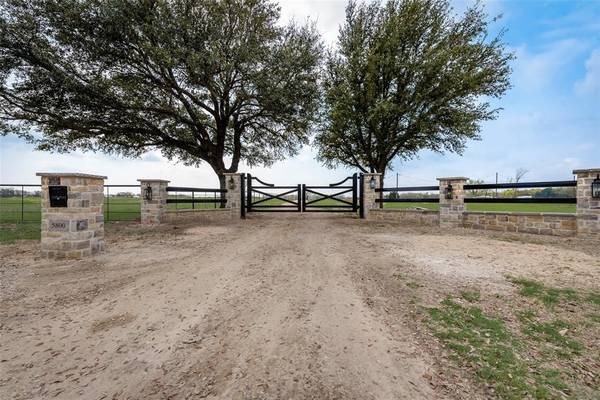 5800 CO ROAD 4081, Scurry, TX 75158