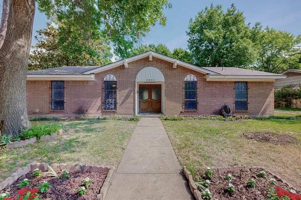 1421 Travis Street, Garland, TX 75042