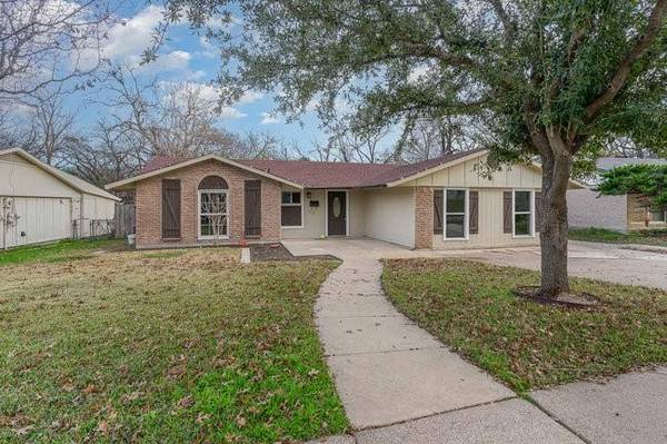 318 Meadowhill Drive, Garland, TX 75043