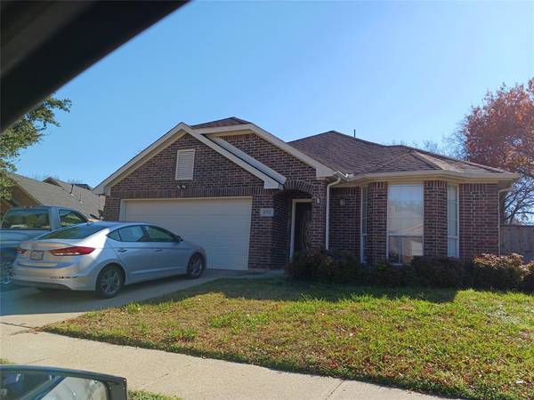 2705 White Oak Drive, Grand Prairie, TX 75052