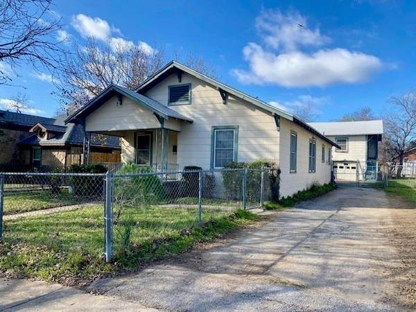 2303 Lincoln Avenue, Fort Worth, TX 76164