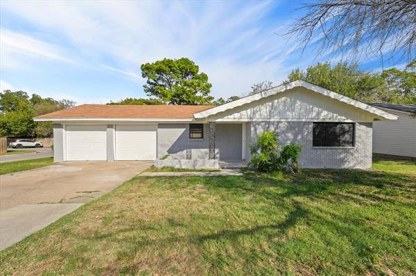 1228 Cavender Drive, Hurst, TX 76053