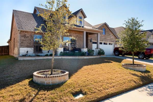 123 Half Moon Drive, Waxahachie, TX 75165