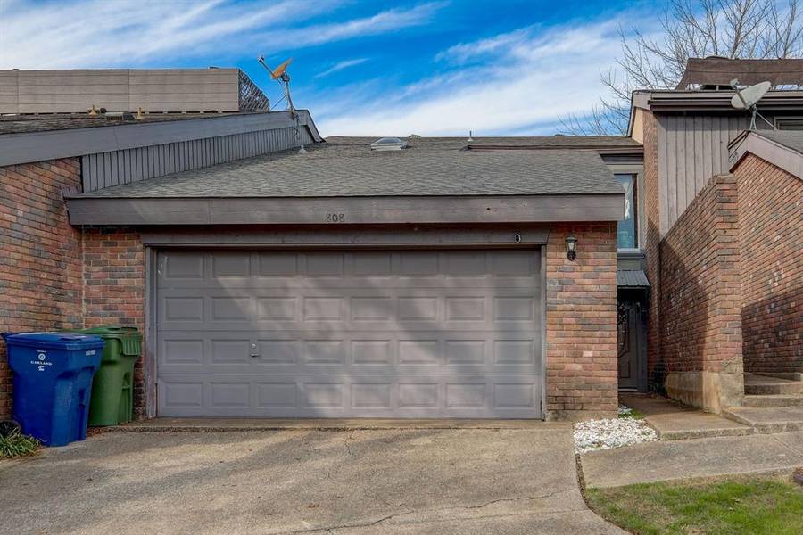 808 Courtenay Place, Garland, TX 75040