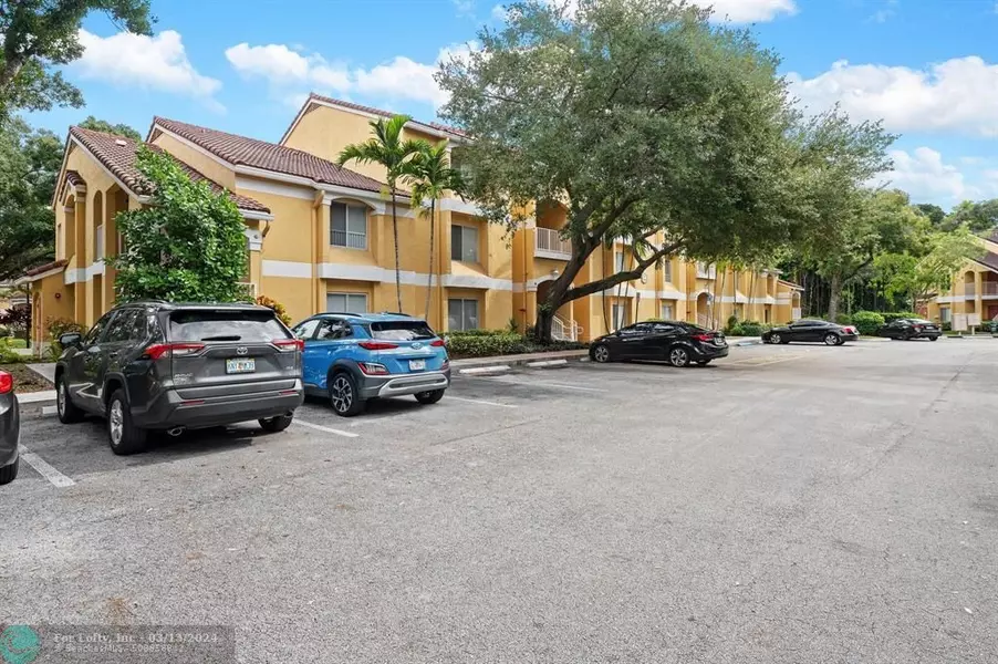 2400 NW 33rd St  #1107, Oakland Park, FL 33309