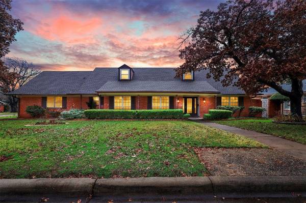 3701 Summercrest Drive, Fort Worth, TX 76109