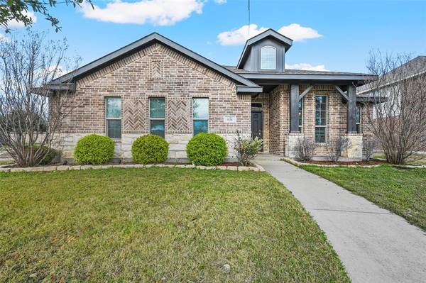 901 Blue Quail Run, Glenn Heights, TX 75154