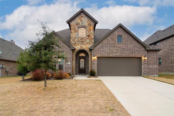 320 Thompson Drive, Van Alstyne, TX 75495