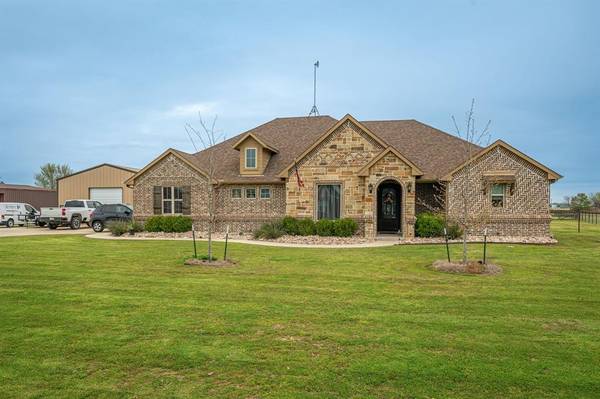 2121 Twin Creeks Circle, Pilot Point, TX 76258