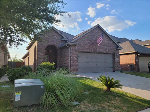 2729 Bretton Wood Drive, Fort Worth, TX 76244