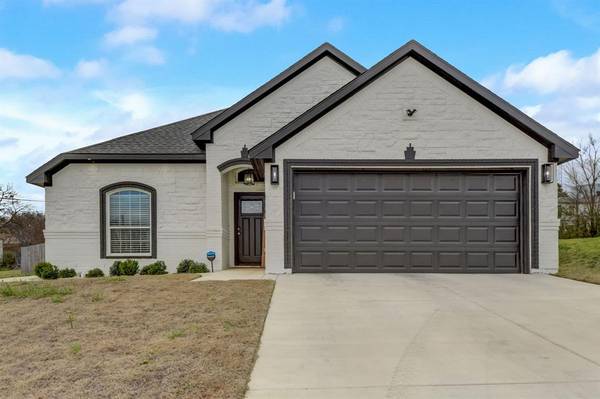 8313 Gibbs Drive, White Settlement, TX 76108