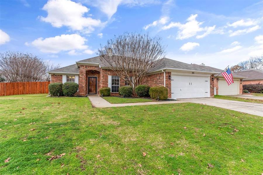 301 Park Forest Court, Hurst, TX 76053