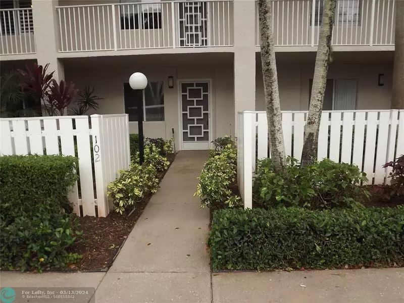 6096 Huntwick Ter  #102, Delray Beach, FL 33484