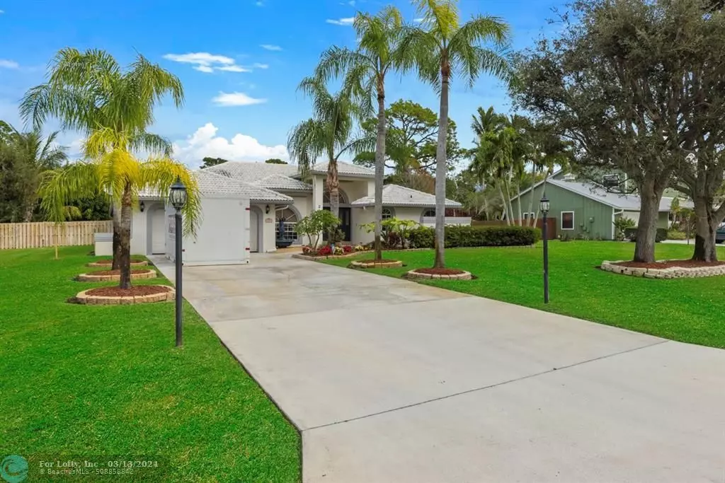 Jensen Beach, FL 34957,2303 NE Marlberry Ln